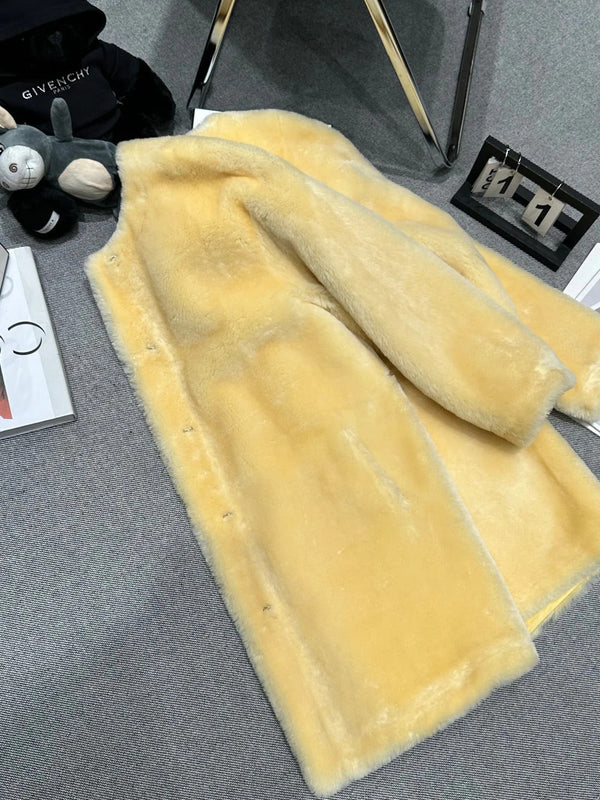 MANTEAU EN FOURRURE D'AGNEAU CHANEL 25S 504