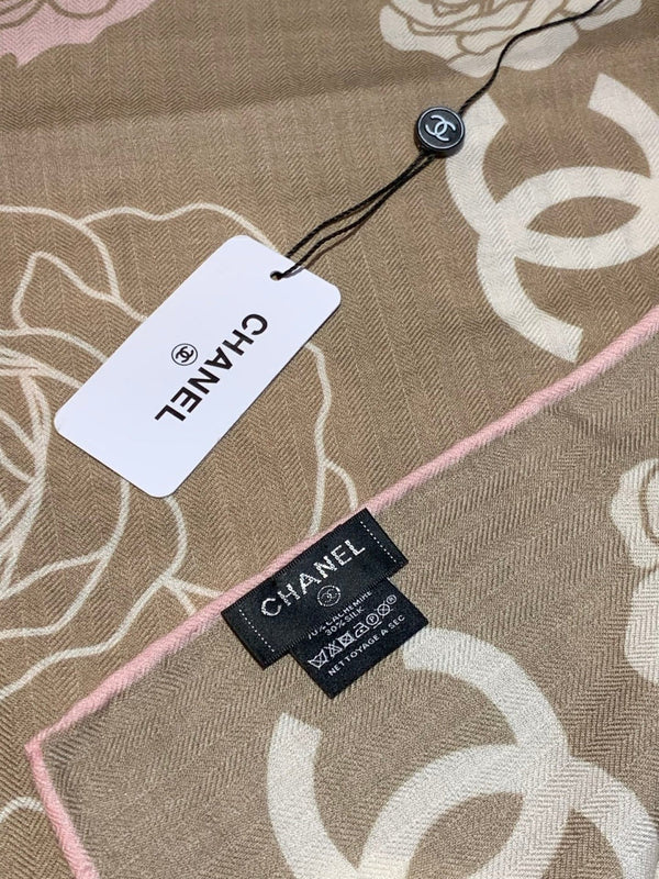 ÉCHARPE CHANEL 25S 140 CM EN CACHEMIRE ET SOIE 943337