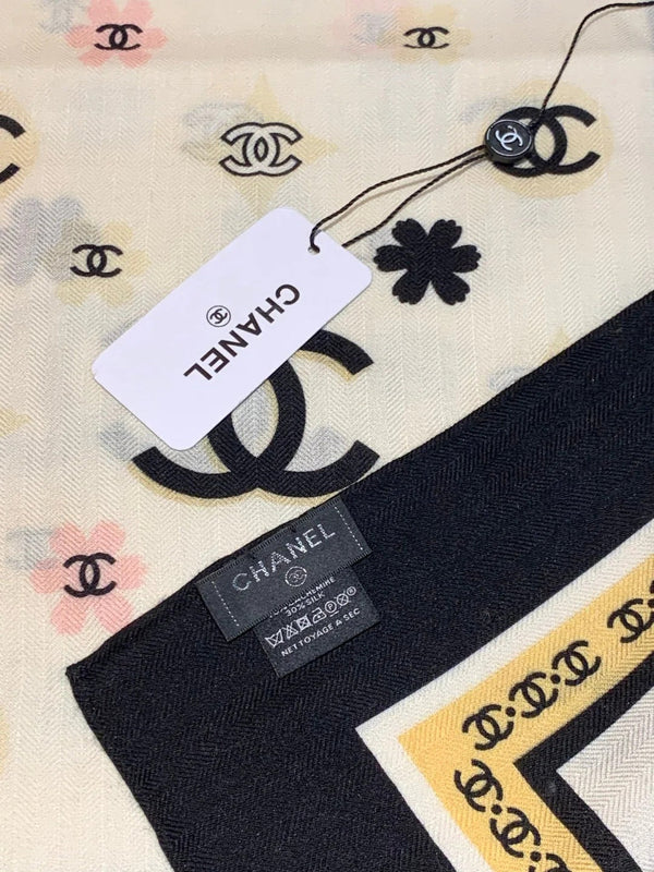 CHANEL 25S FOULARDS 140 CM EN CACHEMIRE ET SOIE 943339
