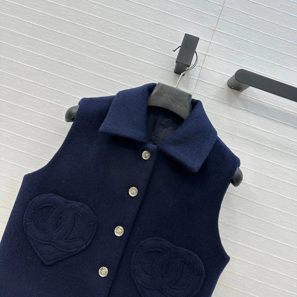 CHANEL 25S KNIT VEST WITH TWO HEART-SHAPED POCKETS 344
