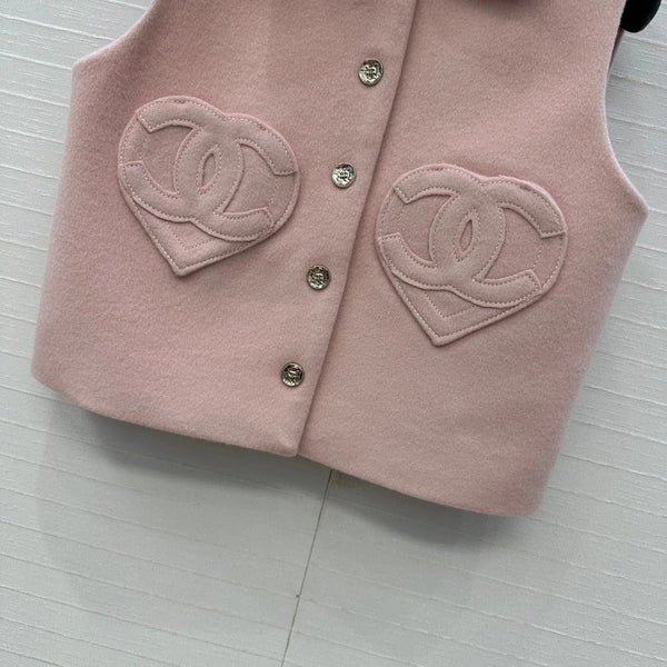 CHANEL 25S KNIT VEST WITH TWO HEART-SHAPED POCKETS 346