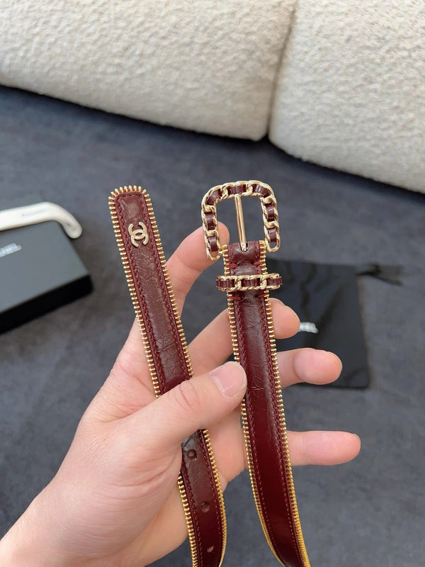 CINTURA 20MM IN PELLE DI VITELLO ROSSO VINO CON FIBBIA A CATENA INTRECCIATA E CERNIERA CON FINITURE IN ORO