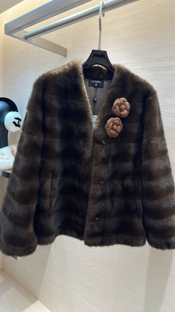 MANTEAU EN VISON CHANEL 25S 496