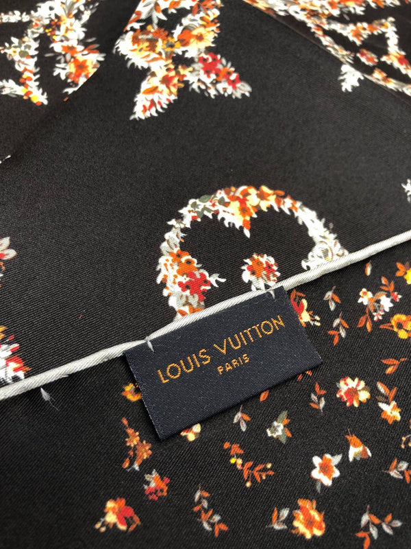 LV SCARF 90 CM IN SILK 704582