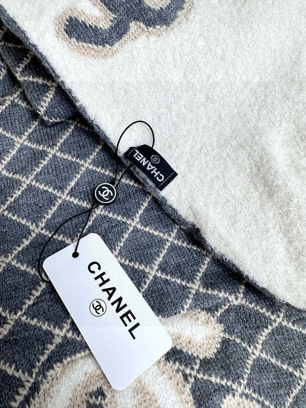 CHANEL 25S SCARF 185 IN CASHMERE 721524