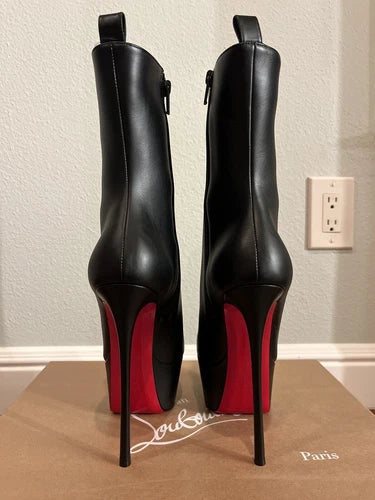 CL Dolly Booty Alta 160 Black Calfskin Ankle Boots
