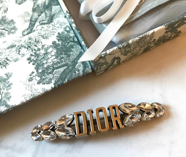 CD Brooch 01