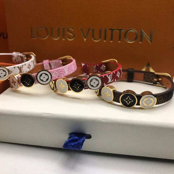 BRACCIALE IN ORO CON 4 MOTIVI IN CORDA DI PELLE LV