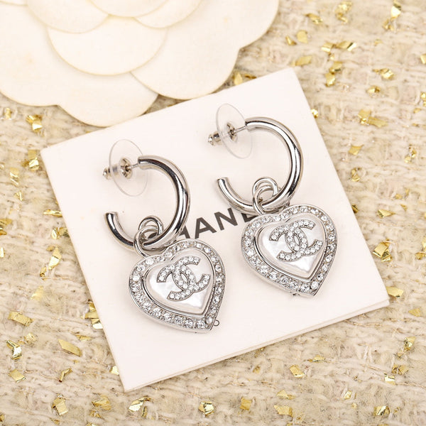 ORECCHINI A FORMA DI CUORE CON DOPPIA C IN ARGENTO E DIAMANTI