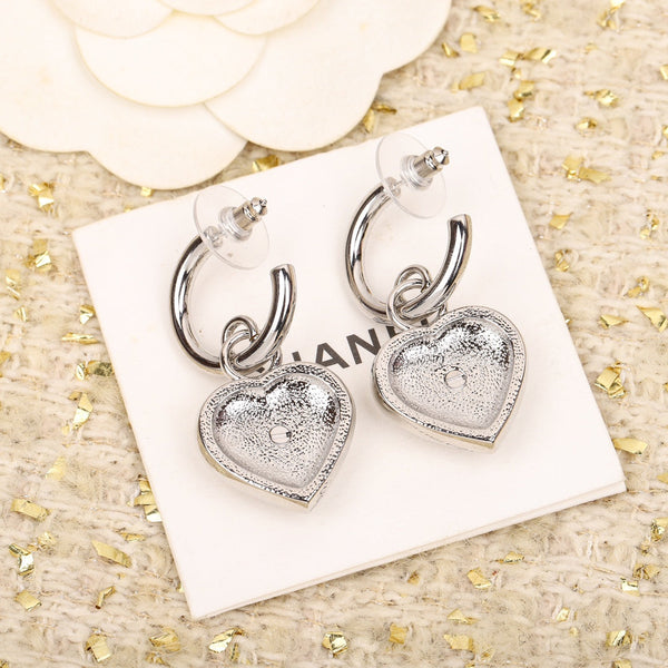 ORECCHINI A FORMA DI CUORE CON DOPPIA C IN ARGENTO E DIAMANTI