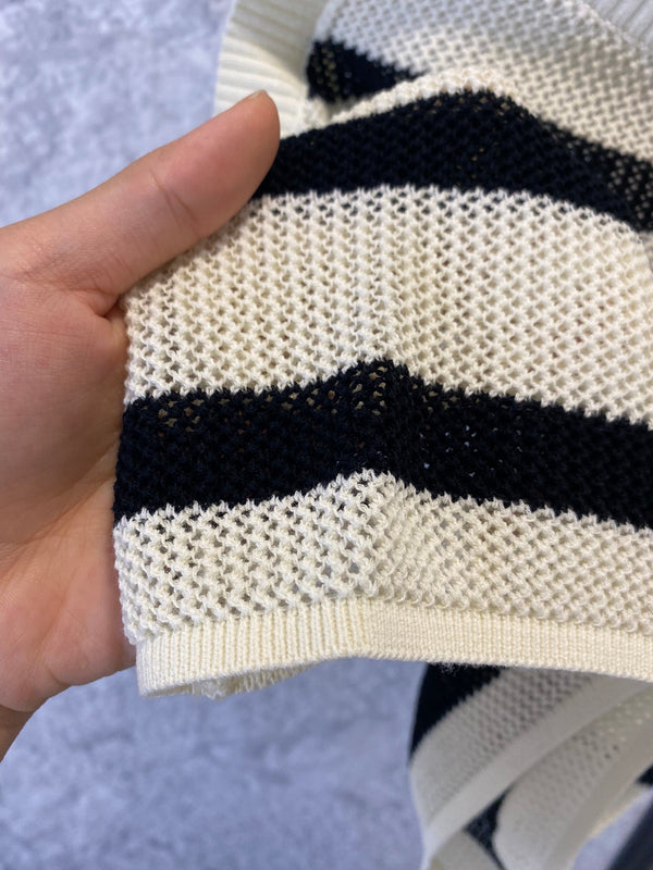 Gilet lavorato a maglia cava nero e beige