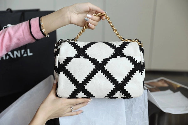 19 BORSA CON PATTA 26 BIANCO NERO PELLE DI VITELLO 