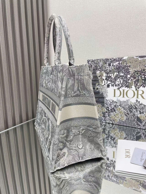Sac cabas CD Book moyen 36 cm Tigre brodé gris argenté